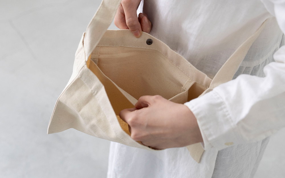 【かがわ物産館栗林庵】栗林庵オリジナル サコッシュ